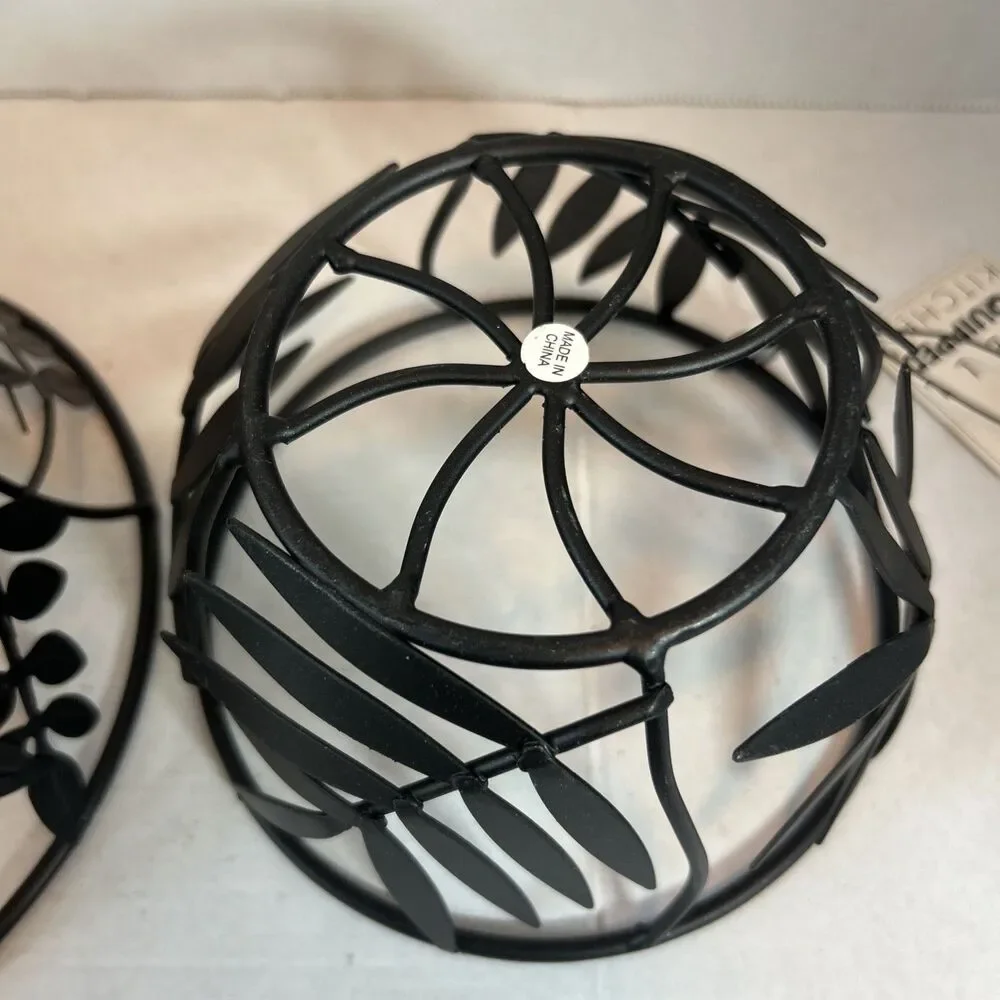 Well Equipped Kitchen Black Metal Wire Baskets Leaf Design Fruit Bread Bowls (2)